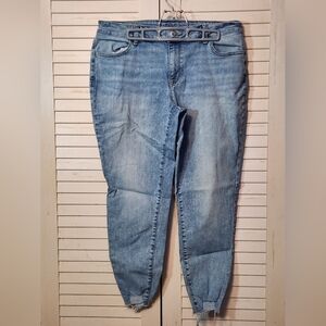 Light wash skinny jeggings